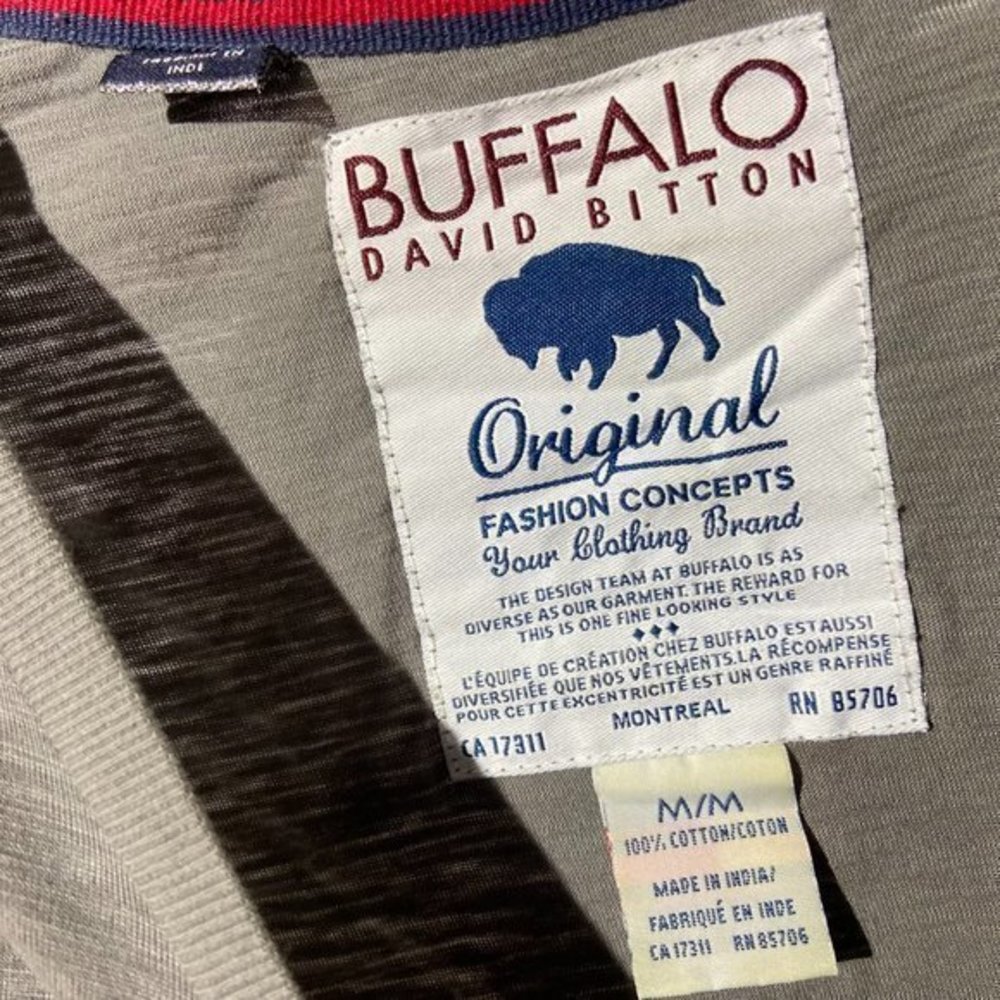 Medium Buffalo David Bitton Wide V Neck T Shirt Grey LIKE NEW - Picture 3 of 4